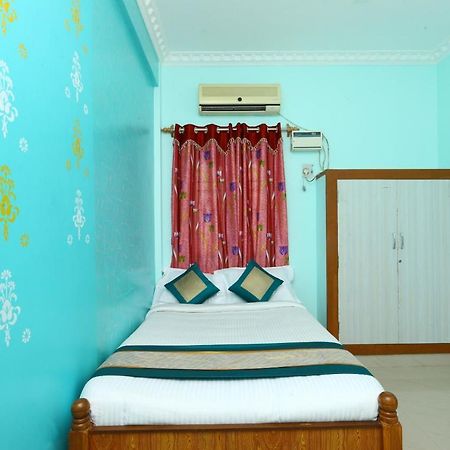 Oyo 7747 Ss Residency Hotel Sriperumbudur Kültér fotó